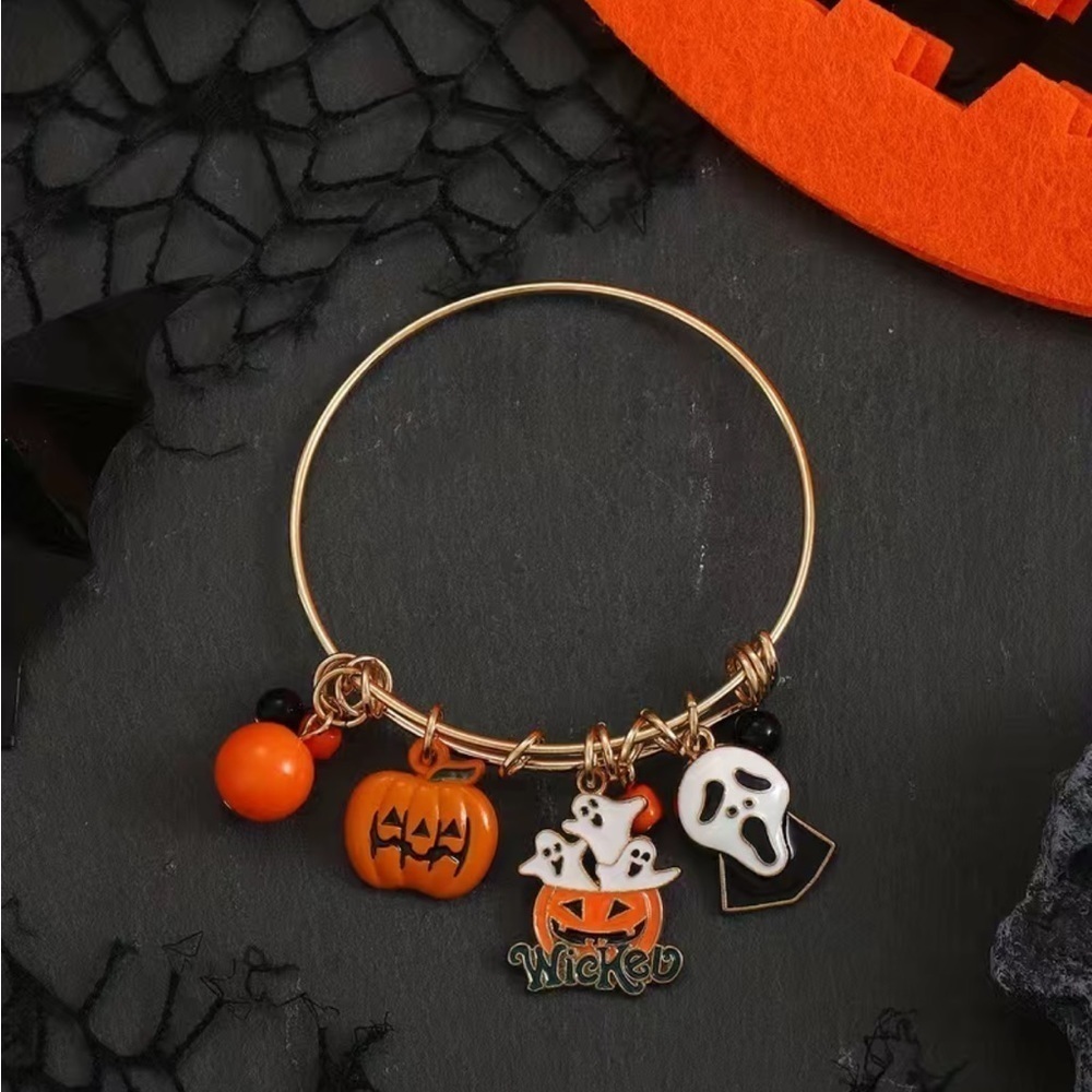 NWT HALLOWEEN BRACELET PENDENT CHARM